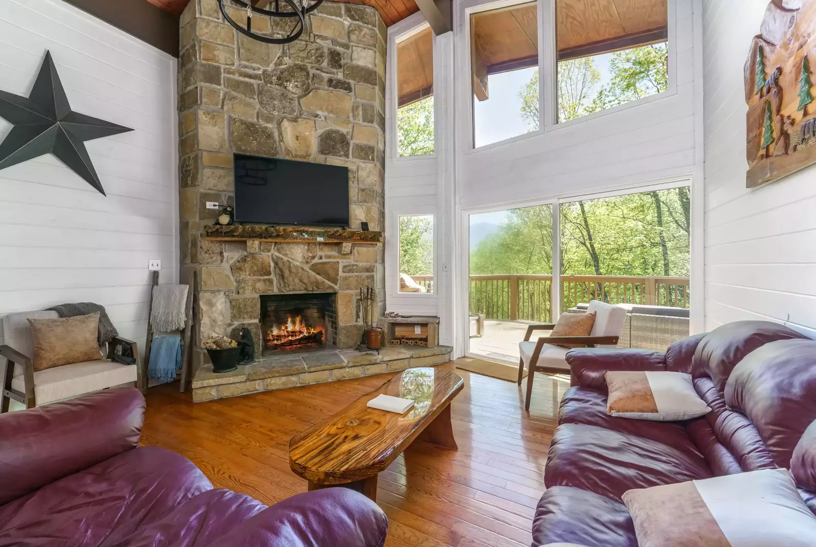 living room of Smoky Mountain cabin