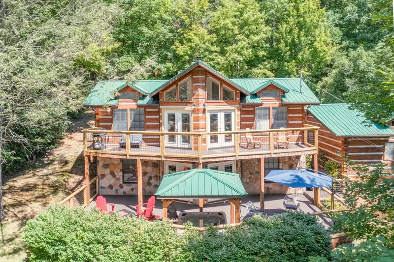 smoky mountain cabins with game rooms