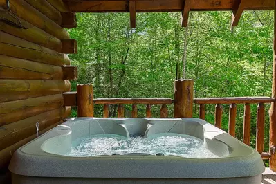hot tub at a smoky mountain cabin