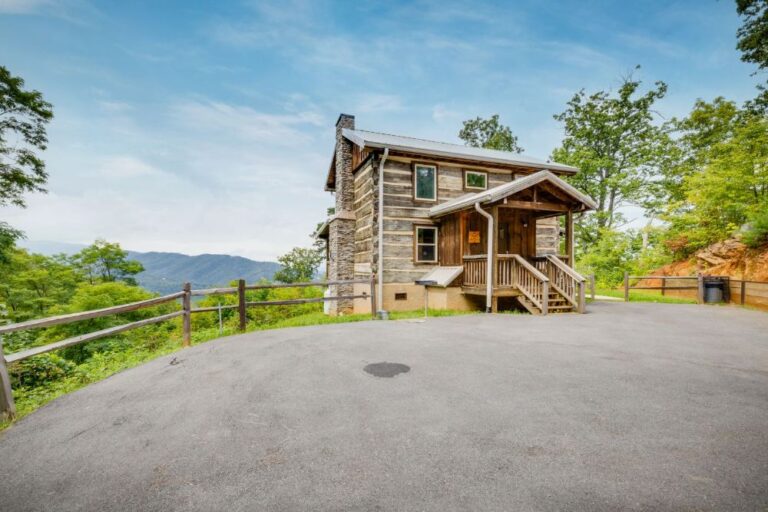 Gatlinburg Cabin - Sheriff's Cabin - Exterior