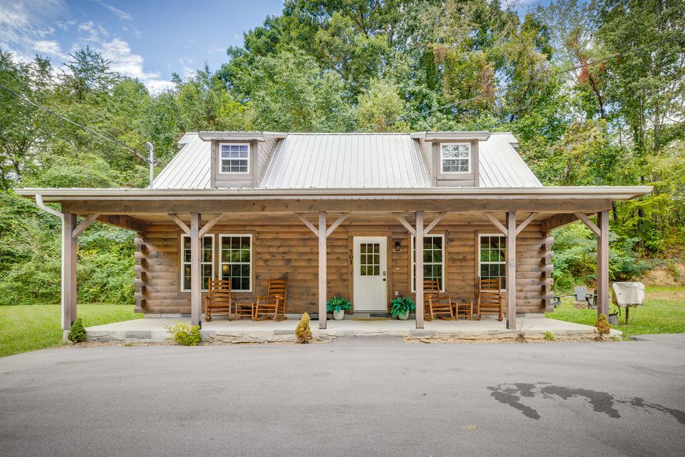 Pigeon Forge Cabin - Bear Clubhouse - Featured