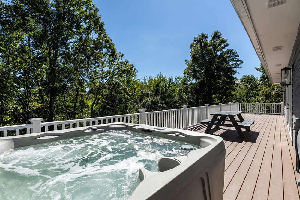 Pigeon Forge Cabin - Shadow Ridge Retreat - Featured